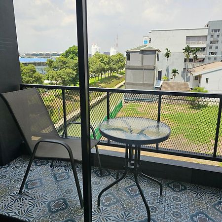 The Lantern Suites Ban Song Hong Bagian luar foto