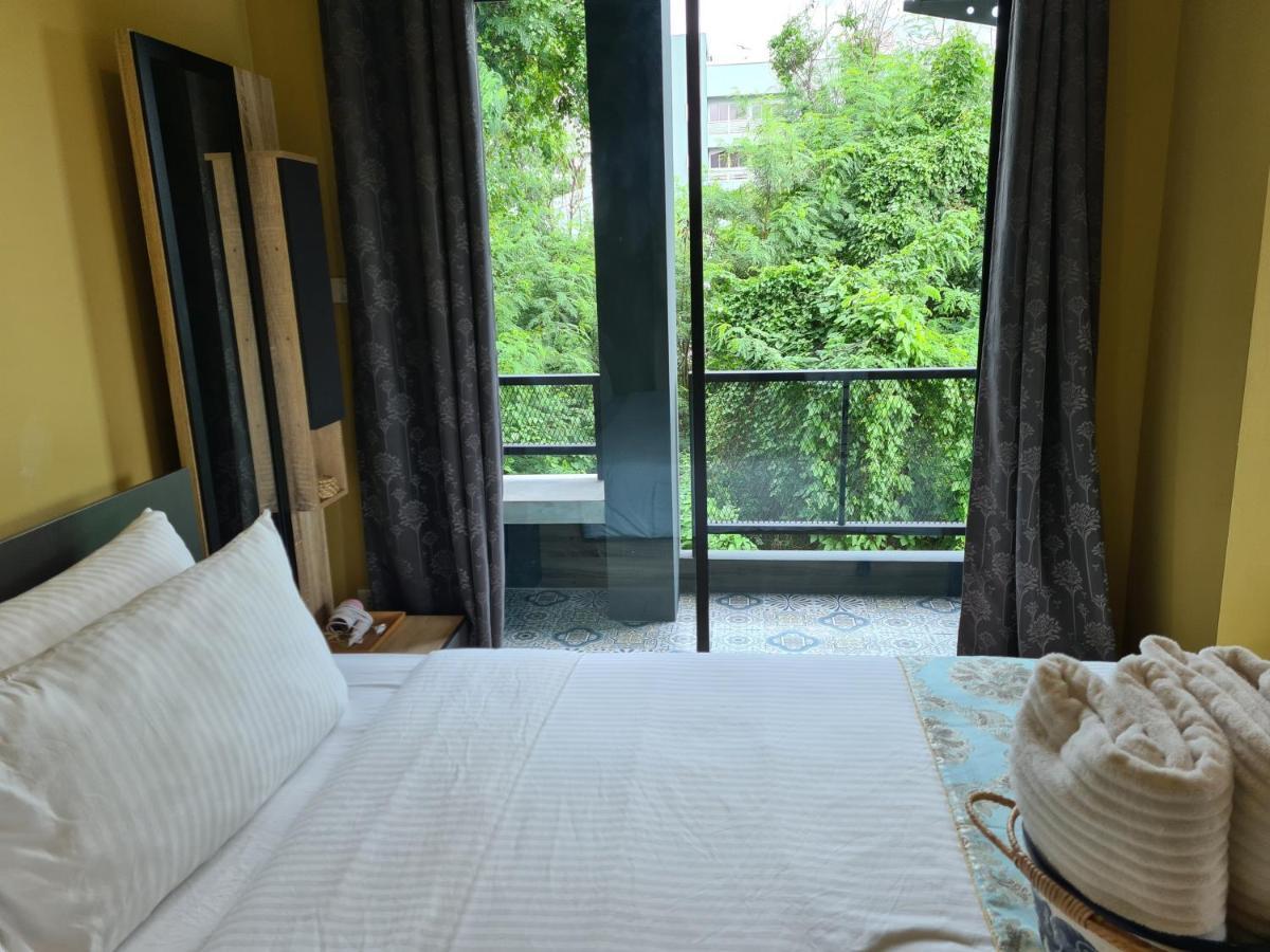 The Lantern Suites Ban Song Hong Bagian luar foto