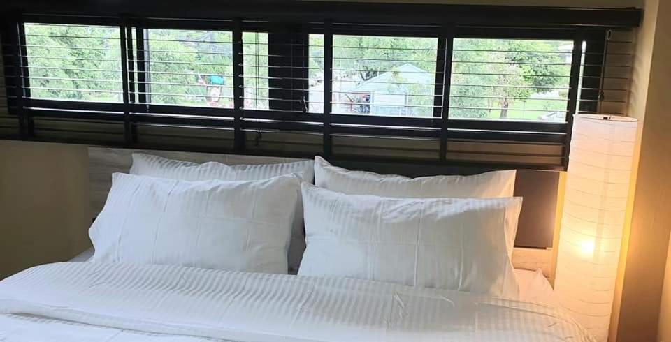 The Lantern Suites Ban Song Hong Bagian luar foto