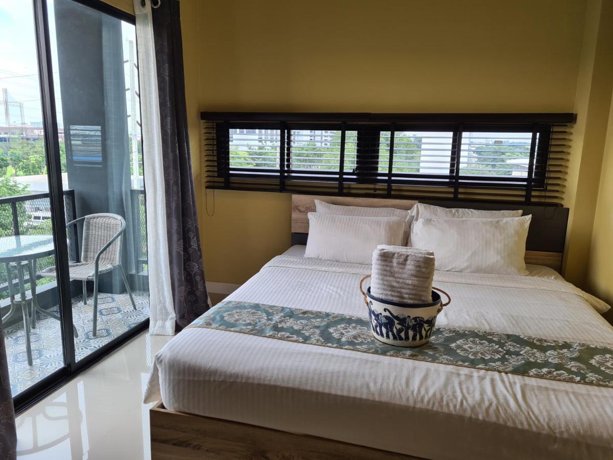 The Lantern Suites Ban Song Hong Bagian luar foto