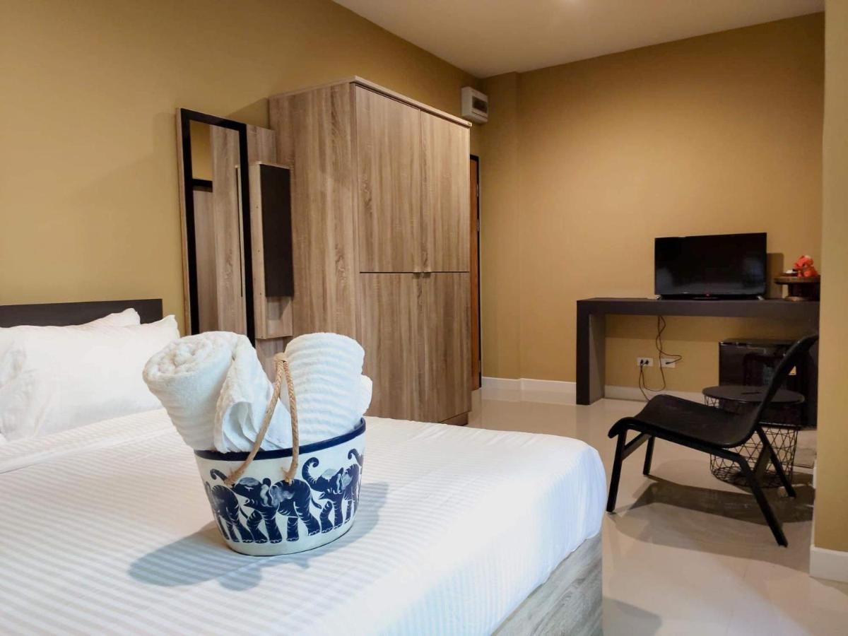 The Lantern Suites Ban Song Hong Bagian luar foto