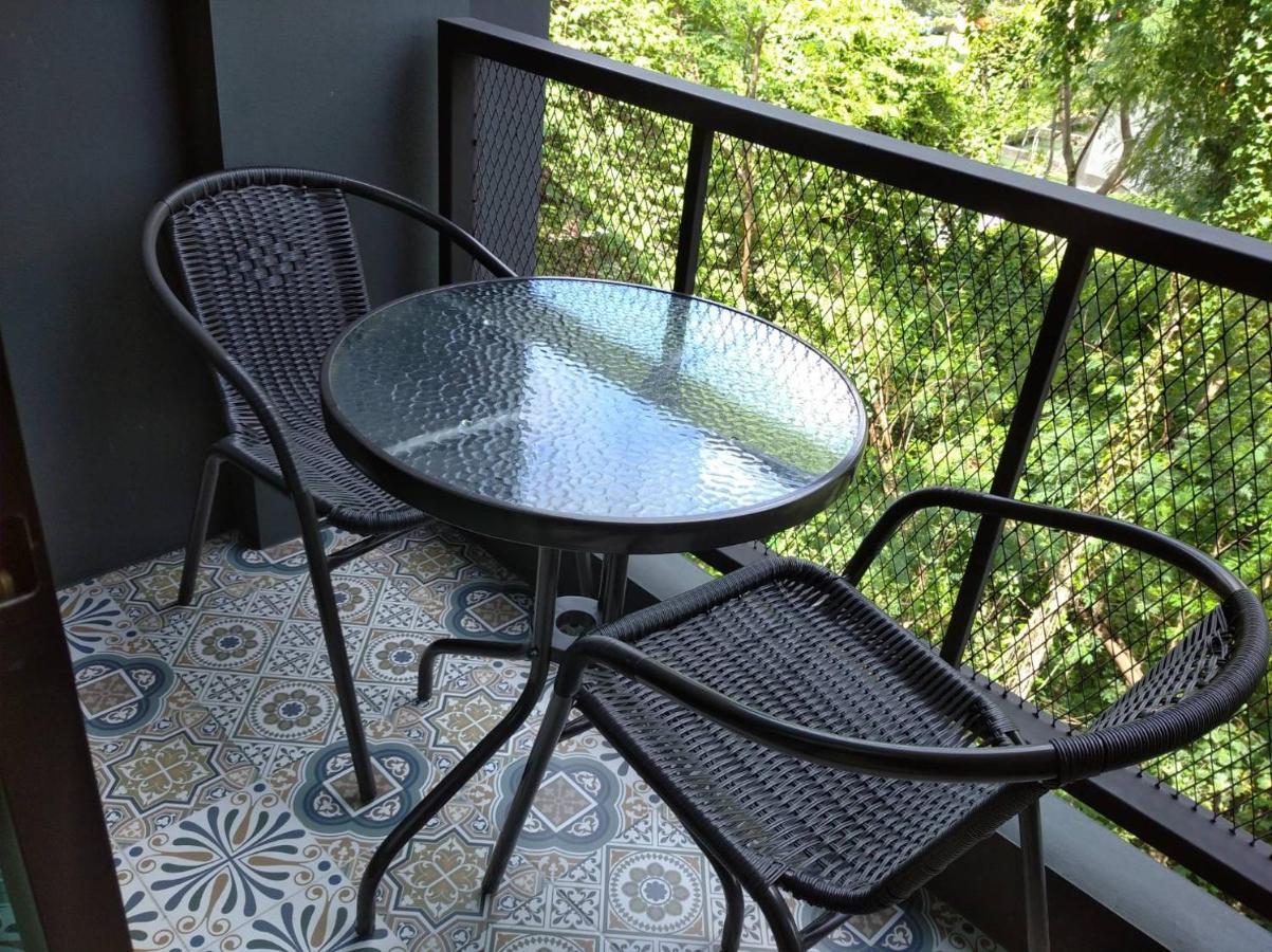 The Lantern Suites Ban Song Hong Bagian luar foto