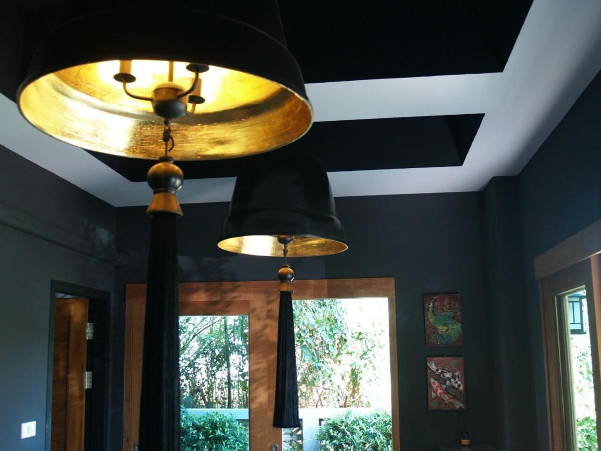 The Lantern Suites Ban Song Hong Bagian luar foto