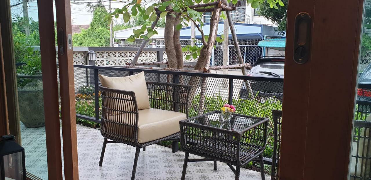 The Lantern Suites Ban Song Hong Bagian luar foto
