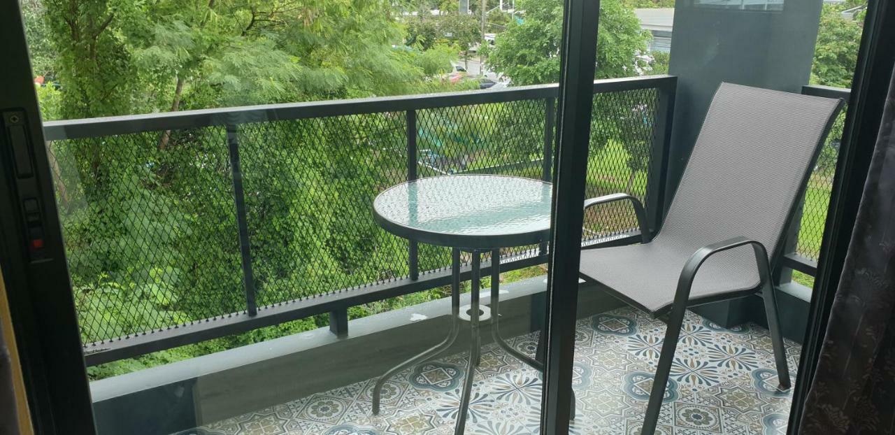 The Lantern Suites Ban Song Hong Bagian luar foto